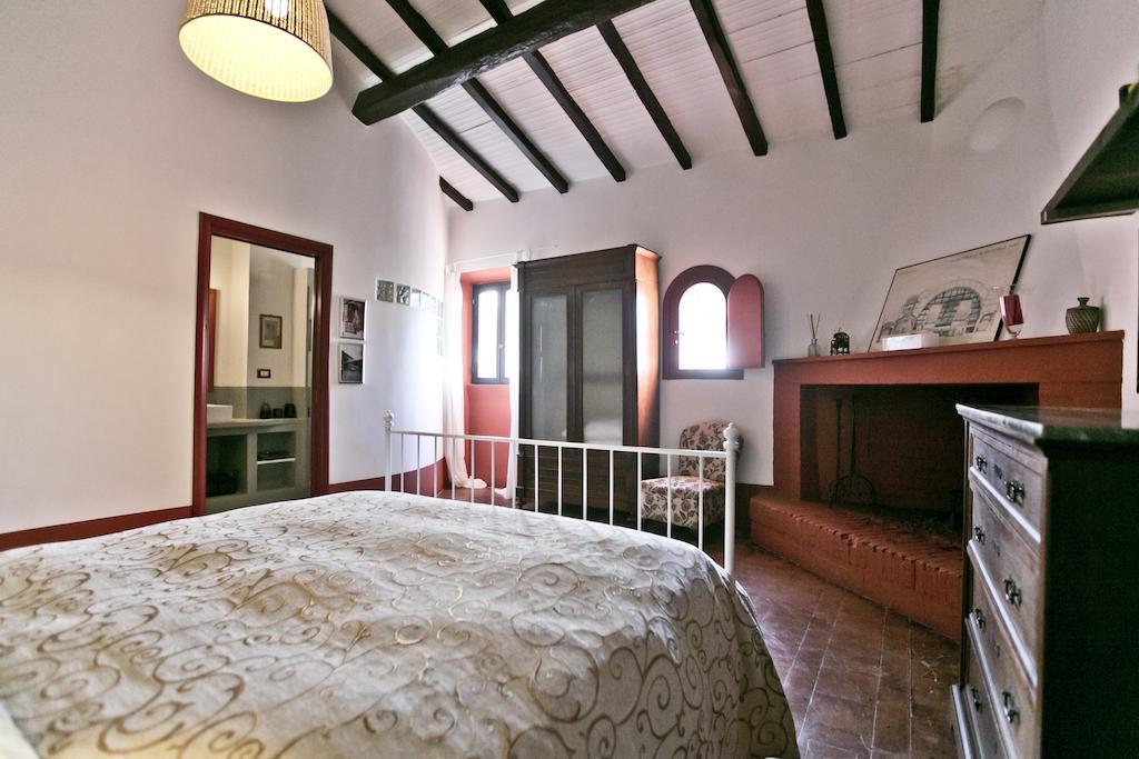 Proprieta Scalfati Villa Sabaudia Bilik gambar